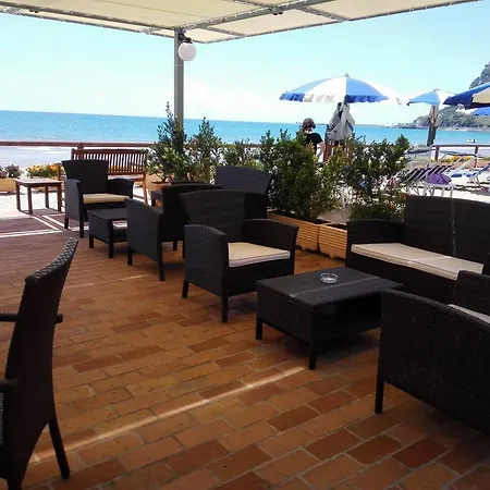 Otel Acquasanta 3*